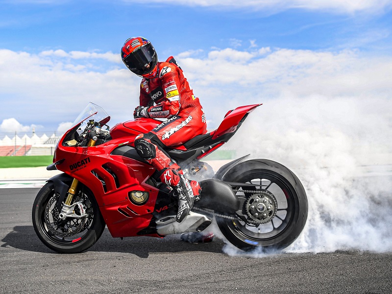 MY22 Ducati PanigaleV4S 144 UC354184 High