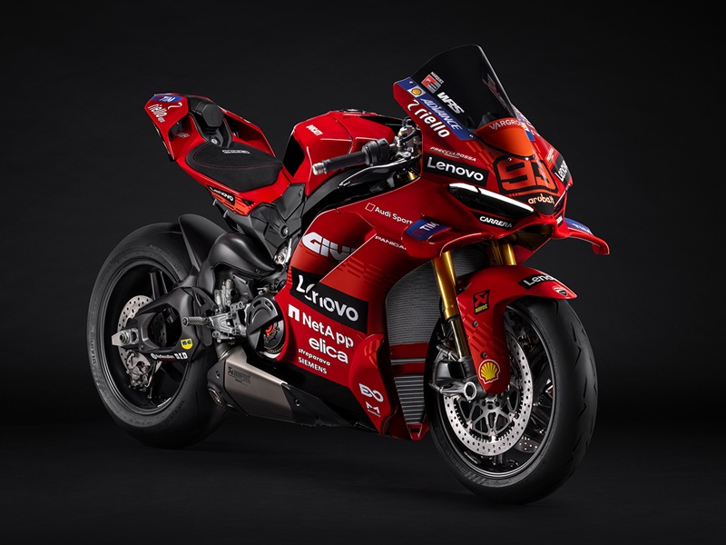 V4 MM93 WC Replica gallery mosaic 1920x1080 04