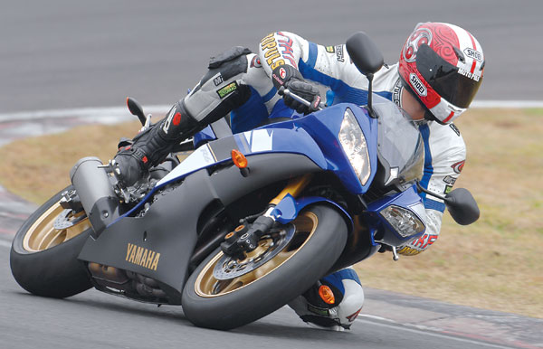 083TM_Yam_YZFR6